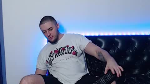 Snapshot of _joni_new_ chatting on 11-05-25, 03:17 Joni online show from 11-05-25, 03:17