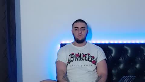 Snapshot of _joni_new_ chatting on 11-08-25, 04:01 Joni online show from 11-08-25, 04:01