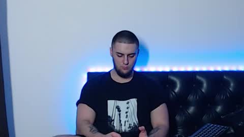 Snapshot of _joni_new_ chatting on 11-11-25, 04:12 Joni online show from 11-11-25, 04:12