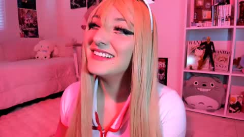 Snapshot of _julyana_ chatting on 03-08-25, 01:36 JULIANA online show from 03-08-25, 01:36