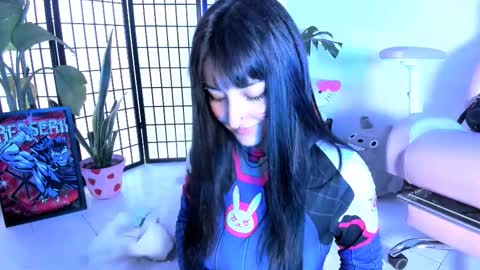 Snapshot of _julyana_ chatting on 10-22-25, 05:24 JULIANA online show from 10-22-25, 05:24