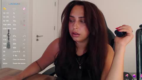 Snapshot of _just_a_queen_3 chatting on 06-25-26, 05:28 _just_a_queen_3 online show from 06-25-26, 05:28