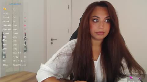 Snapshot of _just_a_queen_3 chatting on 07-04-26, 10:10 _just_a_queen_3 online show from 07-04-26, 10:10