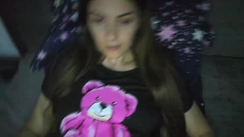 _just_a_simple_girl online show from 12-04-24, 05:00