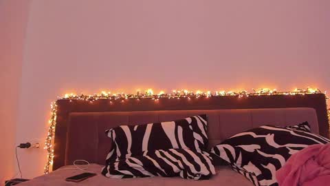 _just_a_simple_girl online show from 01-15-25, 01:20