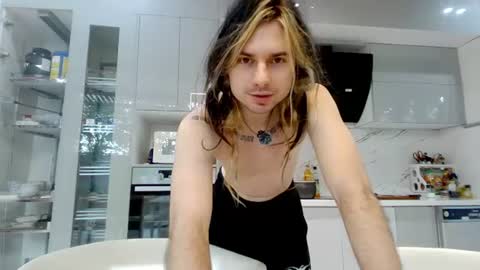 My song  -  online show from 06-15-26, 11:51
