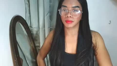 Snapshot of _karie_ chatting on 10-08-25, 05:21 _karie_ online show from 10-08-25, 05:21