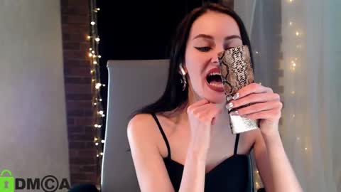  karolina online show from 02-15-25, 06:44