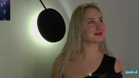 Snapshot of _kateline_ chatting on 12-10-24, 04:06 Kate online show from 12-10-24, 04:06