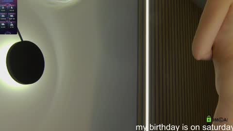 Snapshot of _kateline_ chatting on 12-12-24, 09:04 Kate online show from 12-12-24, 09:04