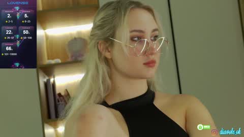 Snapshot of _kateline_ chatting on 01-05-25, 04:59 Kate online show from 01-05-25, 04:59