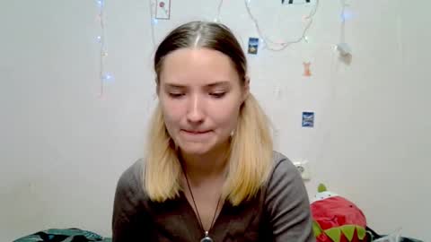 _kikiclark_ online show from 09-20-25, 08:43