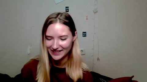 _kikiclark_ online show from 10-10-25, 08:52