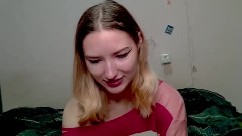 _kikiclark_ online show from 10-17-25, 01:25