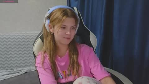 Molly   Emily online show from 09-22-25, 07:05