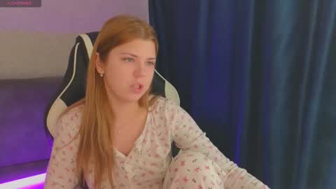 Molly   Emily online show from 10-19-25, 09:32