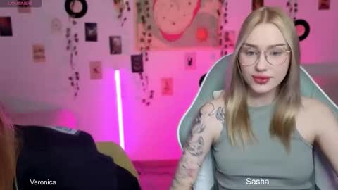 Snapshot of _kitekat_ chatting on 11-02-25, 11:12 _kitekat_ online show from 11-02-25, 11:12