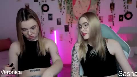 Snapshot of _kitekat_ chatting on 11-11-25, 09:09 _kitekat_ online show from 11-11-25, 09:09