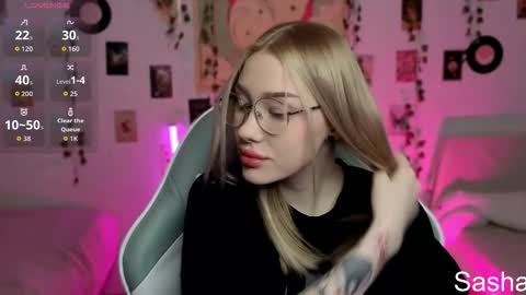 Snapshot of _kitekat_ chatting on 11-16-25, 11:27 _kitekat_ online show from 11-16-25, 11:27