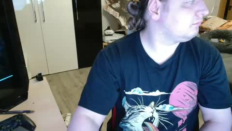 Snapshot of _kitsu_ chatting on 05-31-26, 02:35 _kitsu_ online show from 05-31-26, 02:35