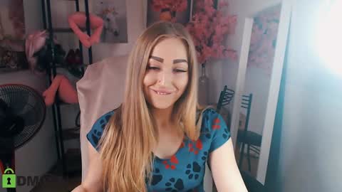 Snapshot of _kittyboo chatting on 12-03-24, 10:39 Aleksa online show from 12-03-24, 10:39