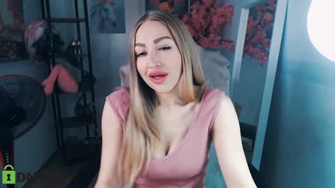 Snapshot of _kittyboo chatting on 12-06-24, 08:59 Aleksa online show from 12-06-24, 08:59