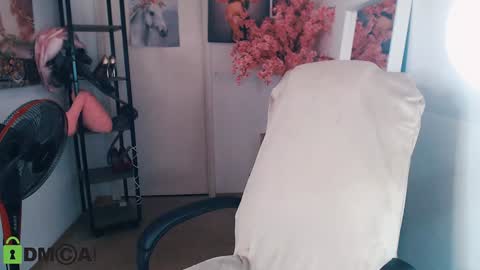 Snapshot of _kittyboo chatting on 12-06-24, 12:05 Aleksa online show from 12-06-24, 12:05