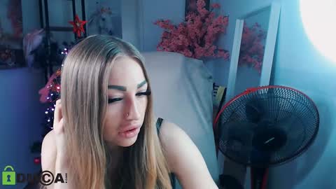 Snapshot of _kittyboo chatting on 12-30-24, 04:20 Aleksa online show from 12-30-24, 04:20
