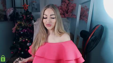 Snapshot of _kittyboo chatting on 01-05-25, 08:00 Aleksa online show from 01-05-25, 08:00