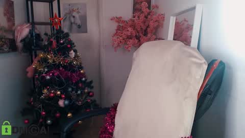 Snapshot of _kittyboo chatting on 01-08-25, 06:41 Aleksa online show from 01-08-25, 06:41