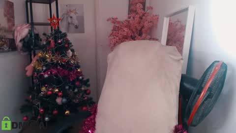 Snapshot of _kittyboo chatting on 01-10-25, 10:28 Aleksa online show from 01-10-25, 10:28