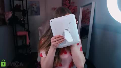 Snapshot of _kittyboo chatting on 03-10-25, 08:48 Aleksa online show from 03-10-25, 08:48