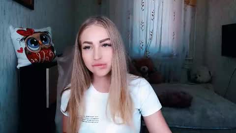 Snapshot of _kittyboo chatting on 09-11-25, 07:41 Aleksa online show from 09-11-25, 07:41