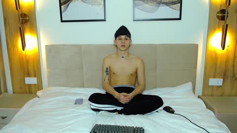 Kurt online show from 02-04-25, 01:56