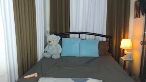 Kylie online show from 02-25-25, 05:36