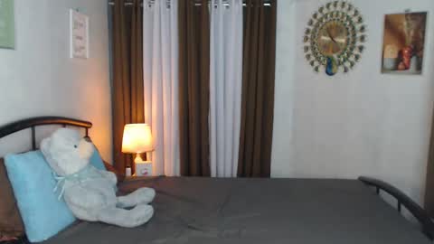 Kylie online show from 03-06-25, 08:41