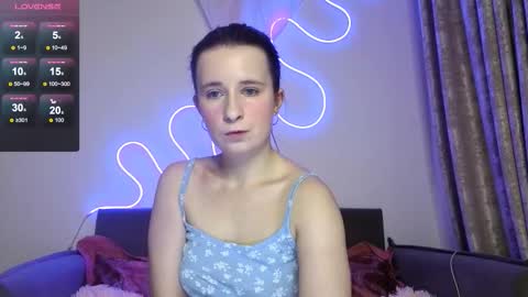 Snapshot of _kylle_ chatting on 11-05-25, 07:14 _kylle_ online show from 11-05-25, 07:14