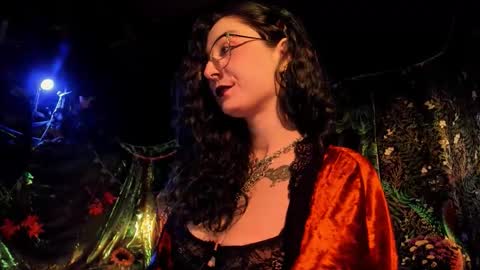 Snapshot of _lady_luna_ chatting on 12-16-25, 12:15 Lady Luna online show from 12-16-25, 12:15