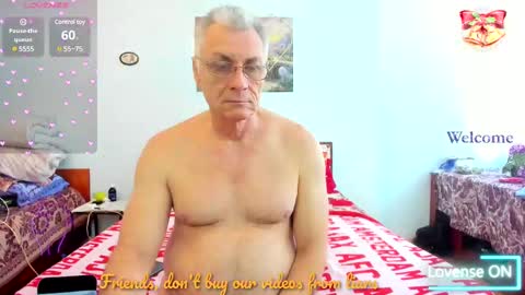 Snapshot of _lady_red_ chatting on 03-02-25, 08:59 Lory online show from 03-02-25, 08:59