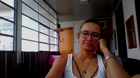 Snapshot of _laflaka2024 chatting on 10-12-25, 10:09 SANDRA online show from 10-12-25, 10:09