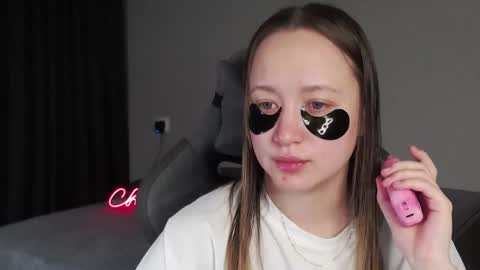 _lalune_ online show from 12-04-25, 03:38