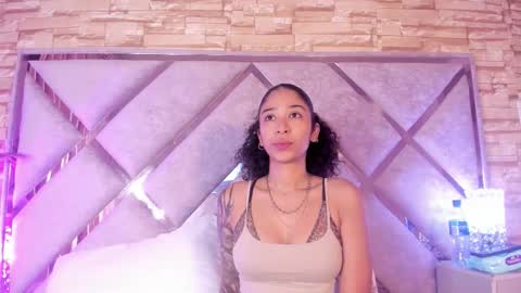 Lanna  online show from 10-23-25, 10:58