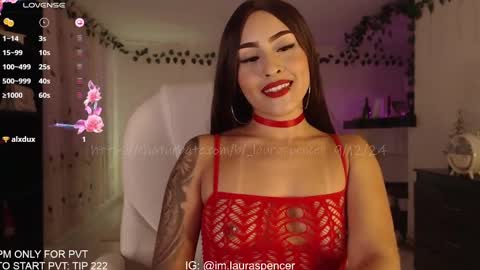 Snapshot of _lauraspencer_ chatting on 12-10-24, 02:27 Laura online show from 12-10-24, 02:27