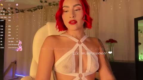 Snapshot of _lauraspencer_ chatting on 09-21-25, 07:10 Laura online show from 09-21-25, 07:10