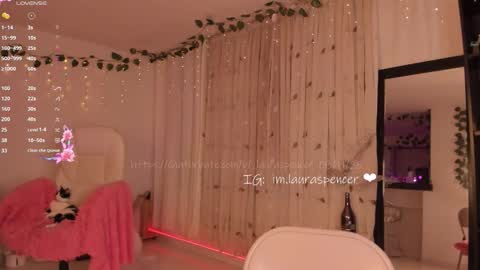 Laura online show from 11-08-25, 09:31