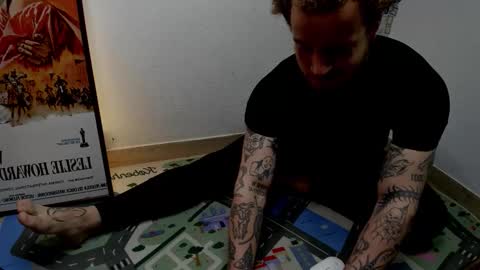 Snapshot of _layne chatting on 10-06-25, 08:45 Layne online show from 10-06-25, 08:45