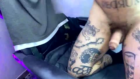 Snapshot of _layne chatting on 10-13-25, 07:52 Layne online show from 10-13-25, 07:52