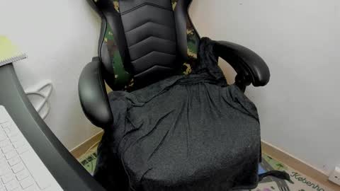 Snapshot of _layne chatting on 11-07-25, 09:31 Layne online show from 11-07-25, 09:31