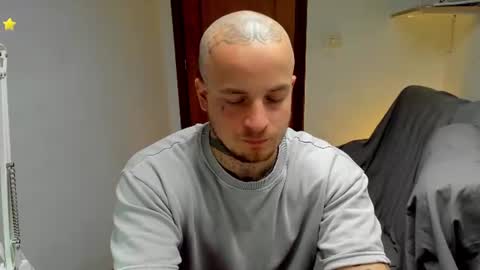 Layne online show from 06-24-26, 01:54