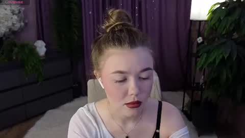 Snapshot of _liilcrystal_ chatting on 06-25-26, 07:40 _liilcrystal_ online show from 06-25-26, 07:40